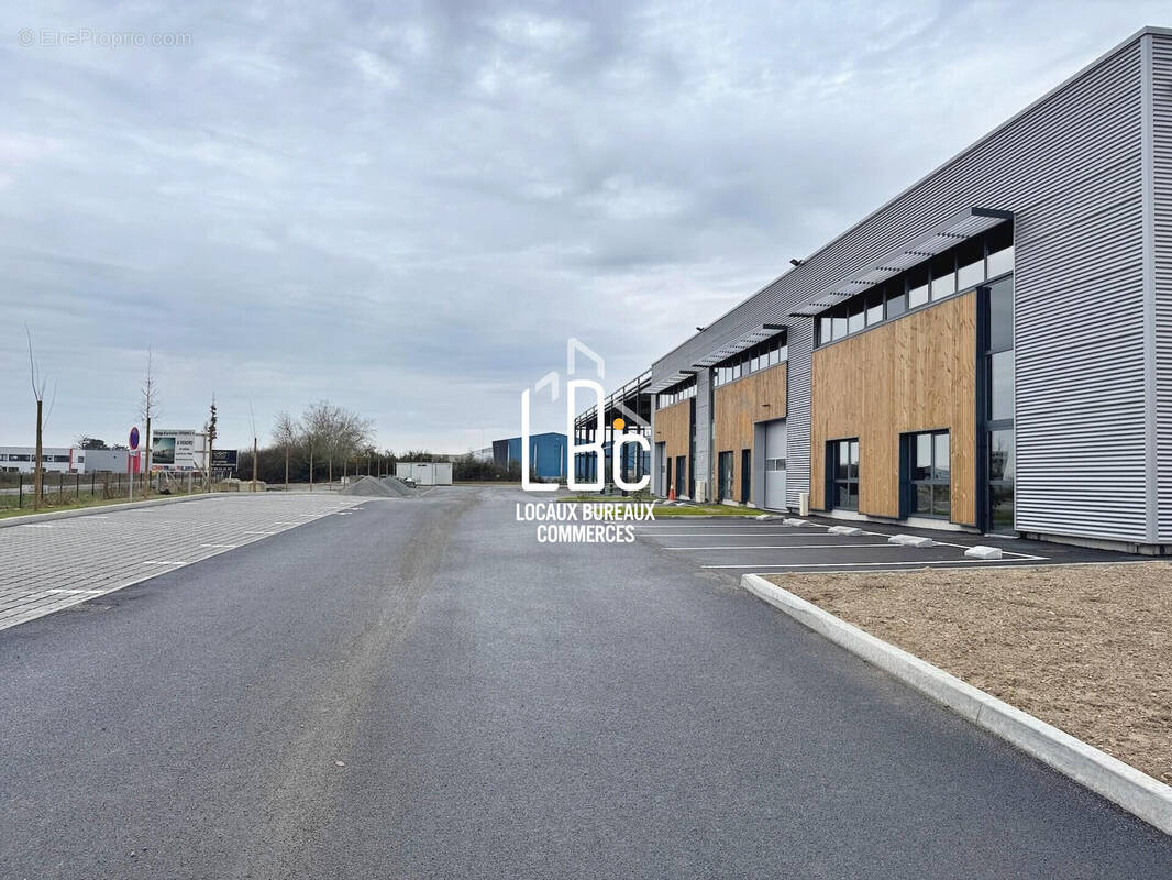 Commerce à BASSE-GOULAINE