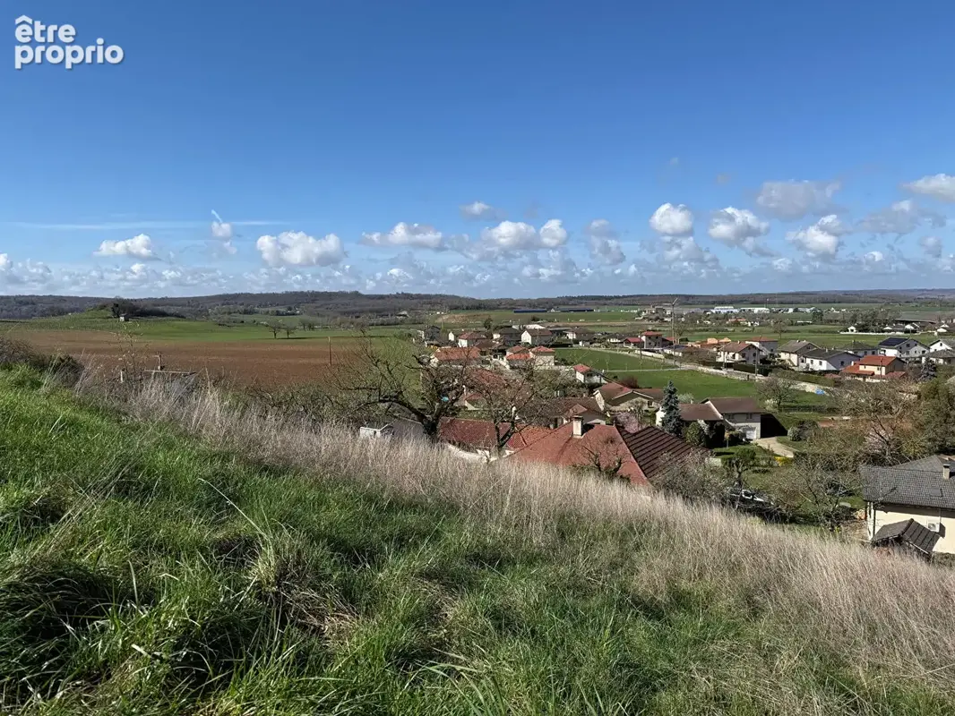 Terrain à VAUX-EN-BUGEY