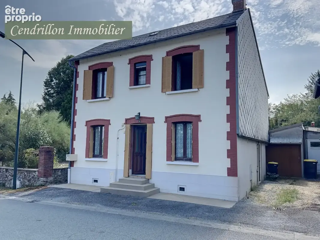 Charmante maison de bourg avec 4 chambres sur 923 m2 de terrain - photo 2