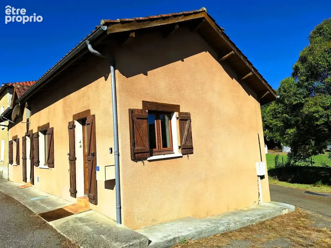  À VENDRE – Maison ancienne de 76 m² avec 2 chambres, sous-sol et cour à Vergoignan - photo 2