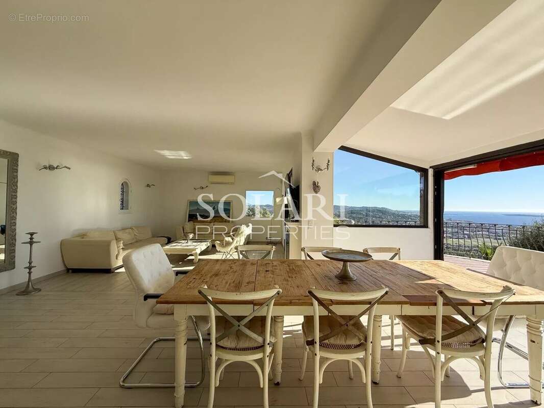 Maison à MANDELIEU-LA-NAPOULE