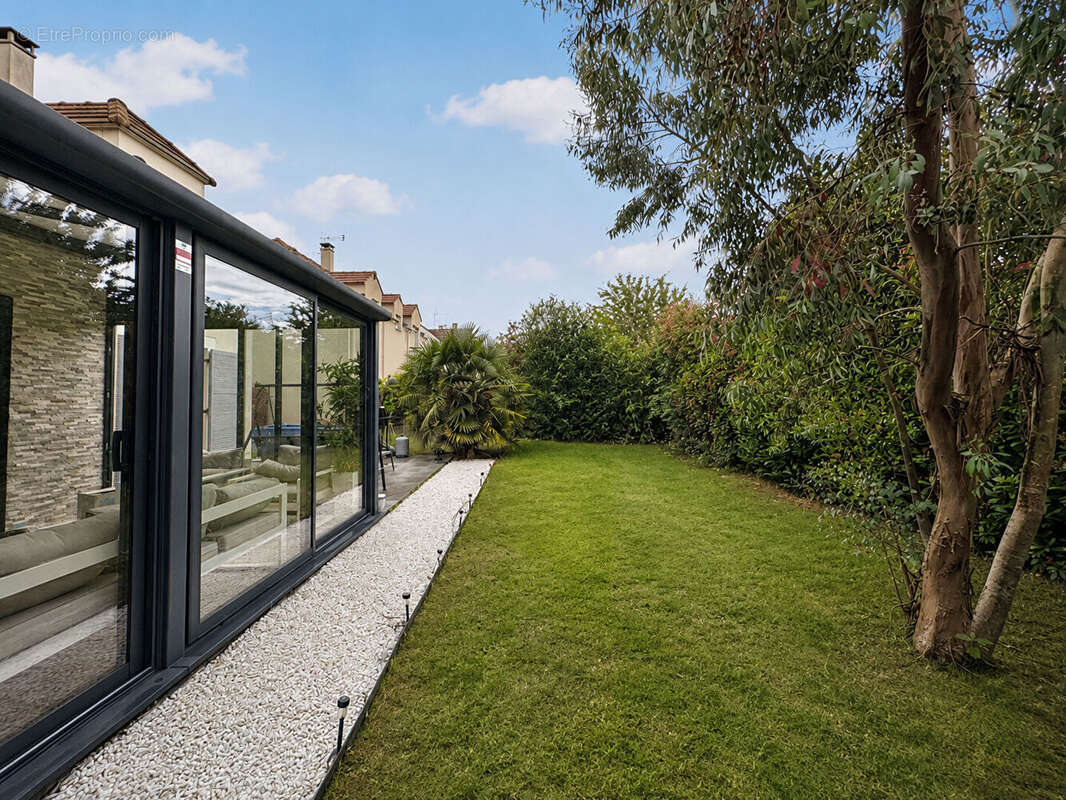Maison à VIGNEUX-SUR-SEINE