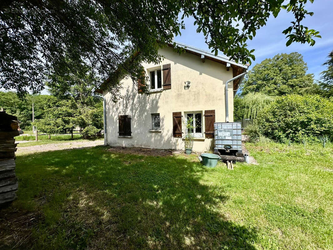 Maison à GENEVREUILLE