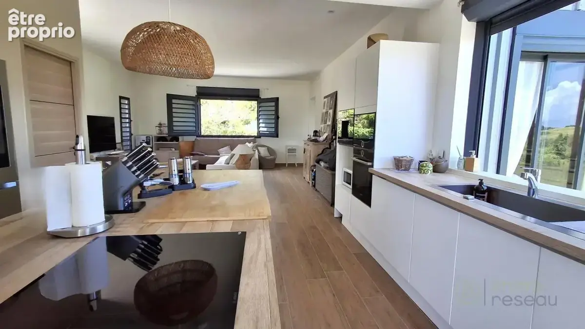 Maison 5 pièces 168 m² à vendre à Sainte-Anne (97180) - photo 4