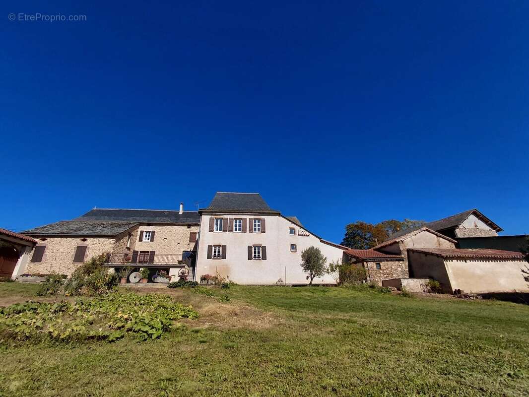 Maison à MIRANDOL-BOURGNOUNAC