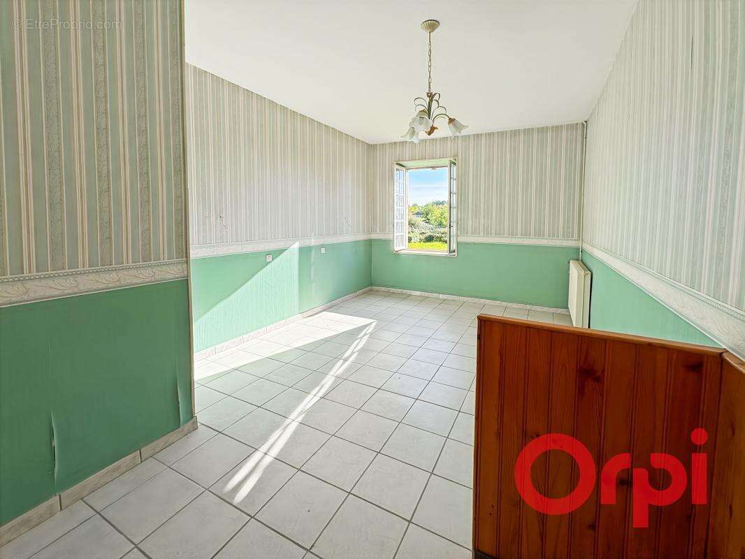 Maison à CHALIVOY-MILON