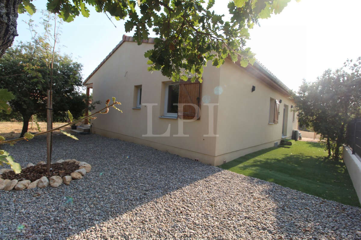 Maison à SAINT-SATURNIN-LES-APT