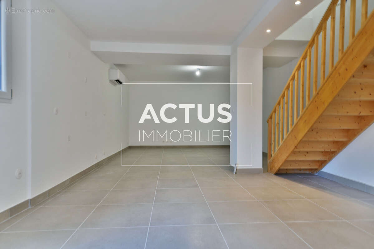 Maison 117 m² à Eyragues  - photo 4
