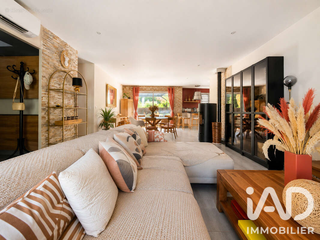 Maison 141 m² à Monts  - photo 2