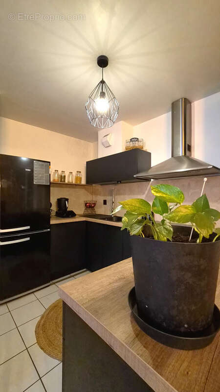 Appartement  à vendre T3 de 85 m2   Ascenseur, centre-ville et caves à Romans-sur-Isère - photo 3
