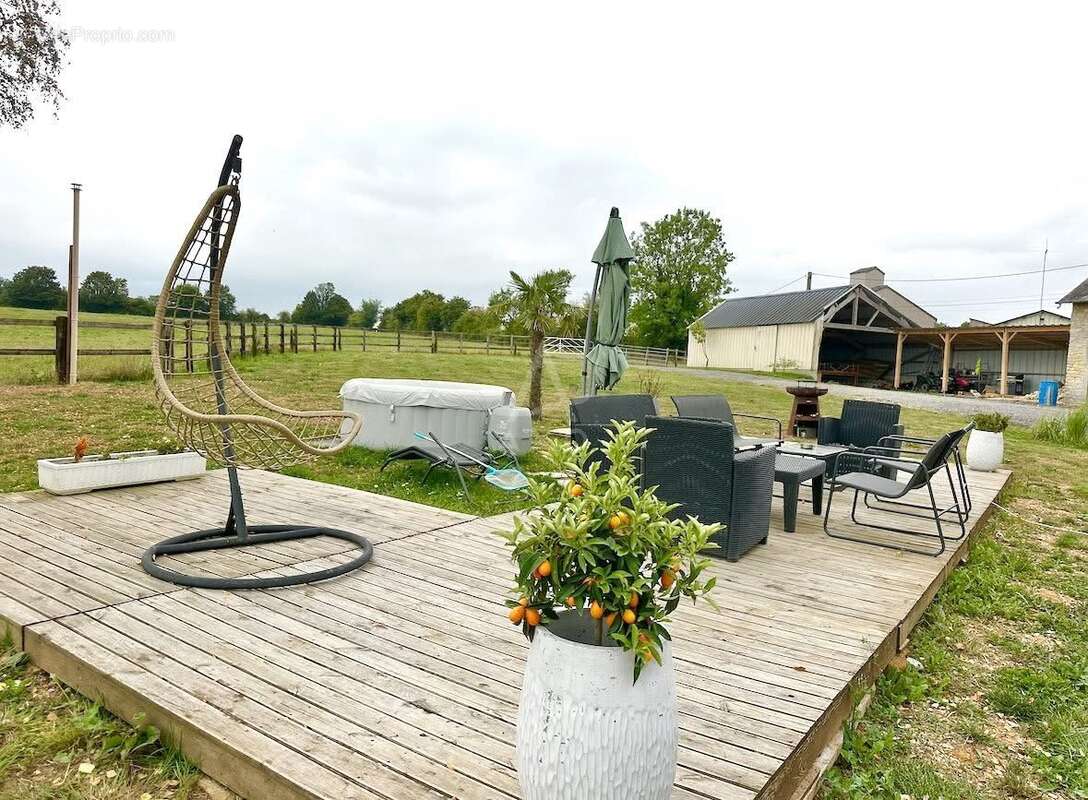 Maison à SAINT-GERMAIN-DE-CLAIREFEUILLE