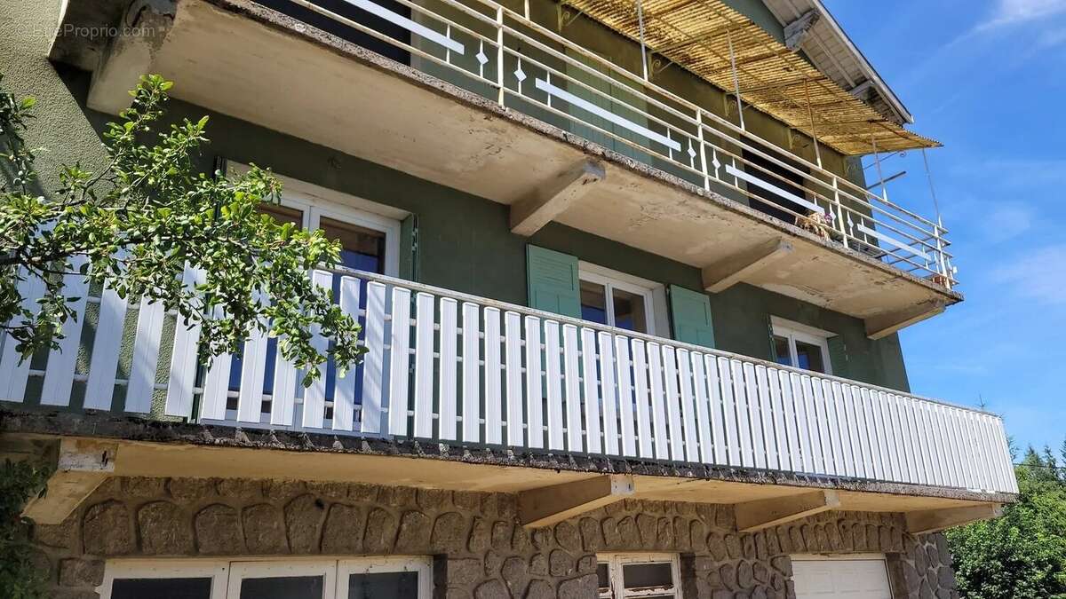 Appartement T3 avec balcon, garage et jardin privatif à Saint Agrève - photo 2