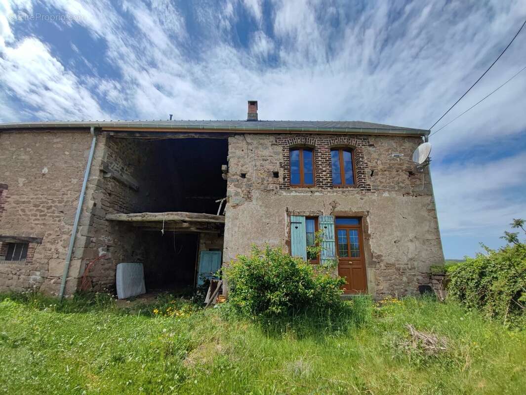 Maison à LA ROCHE-EN-BRENIL