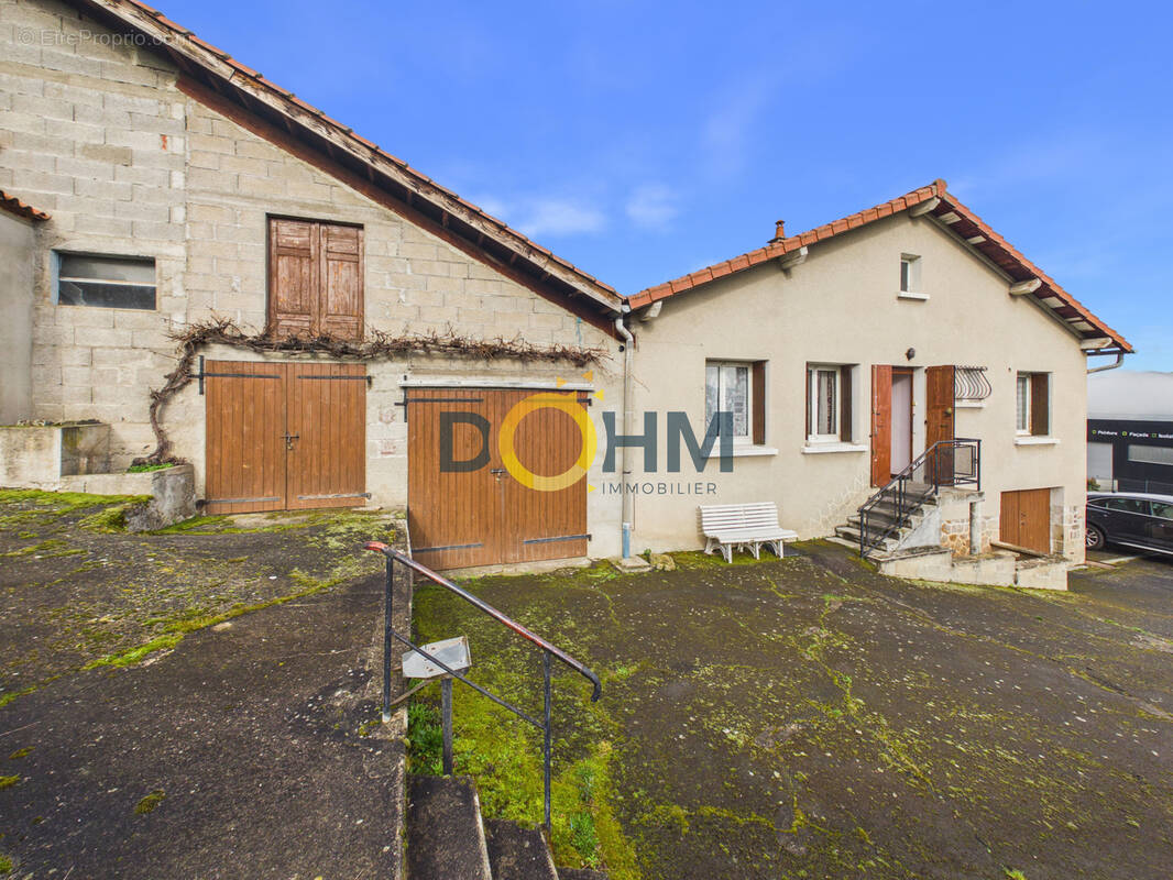 Maison à BRIVES-CHARENSAC