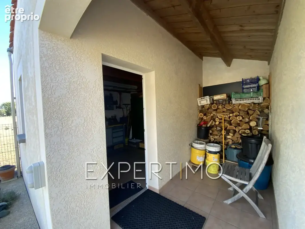 Maison indépendante de plain-pied, T5 de 98 m2, trois chambres, véranda, piscine. Proche commerces et plages - photo 19