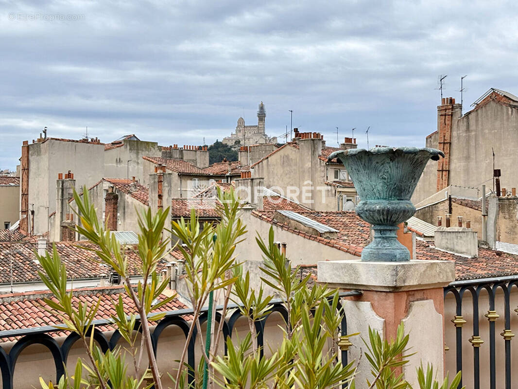 Appartement à MARSEILLE-1E