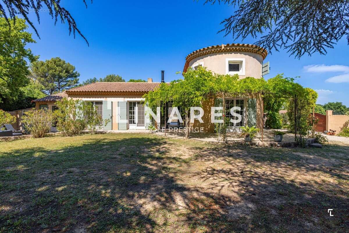 LA BORIE  - Maison provençale T6 de 200m2 avec piscine - 13510 Éguilles - photo 24