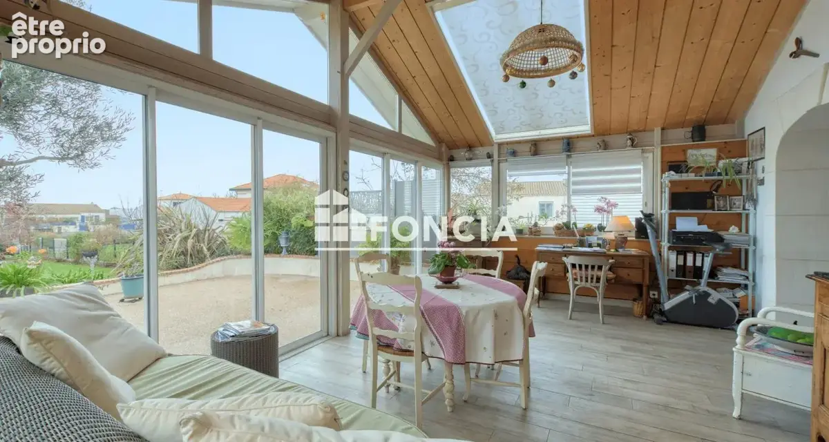 À seulement 400 m de la magnifique plage de Châtelaillon, découvrez cette spacieuse maison qui saura vous séduire ! - photo 5