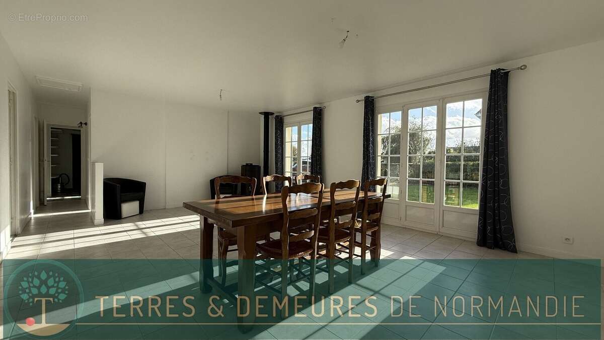 Maison à SAINT-MARTIN-EN-CAMPAGNE