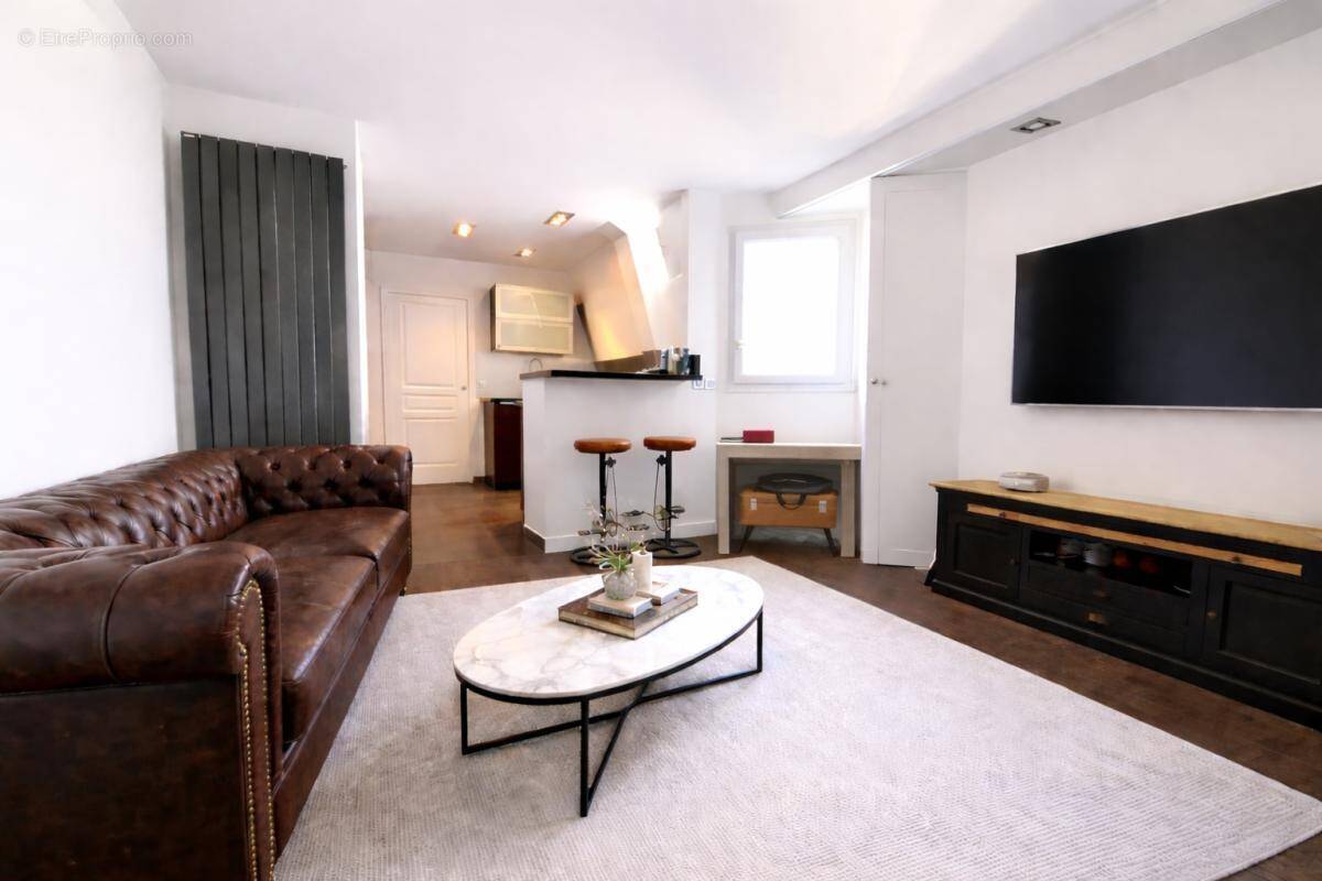 Appartement à LEVALLOIS-PERRET