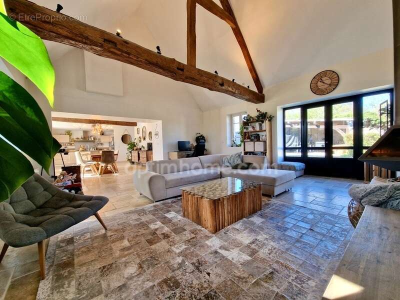 Maison à AVRAINVILLE