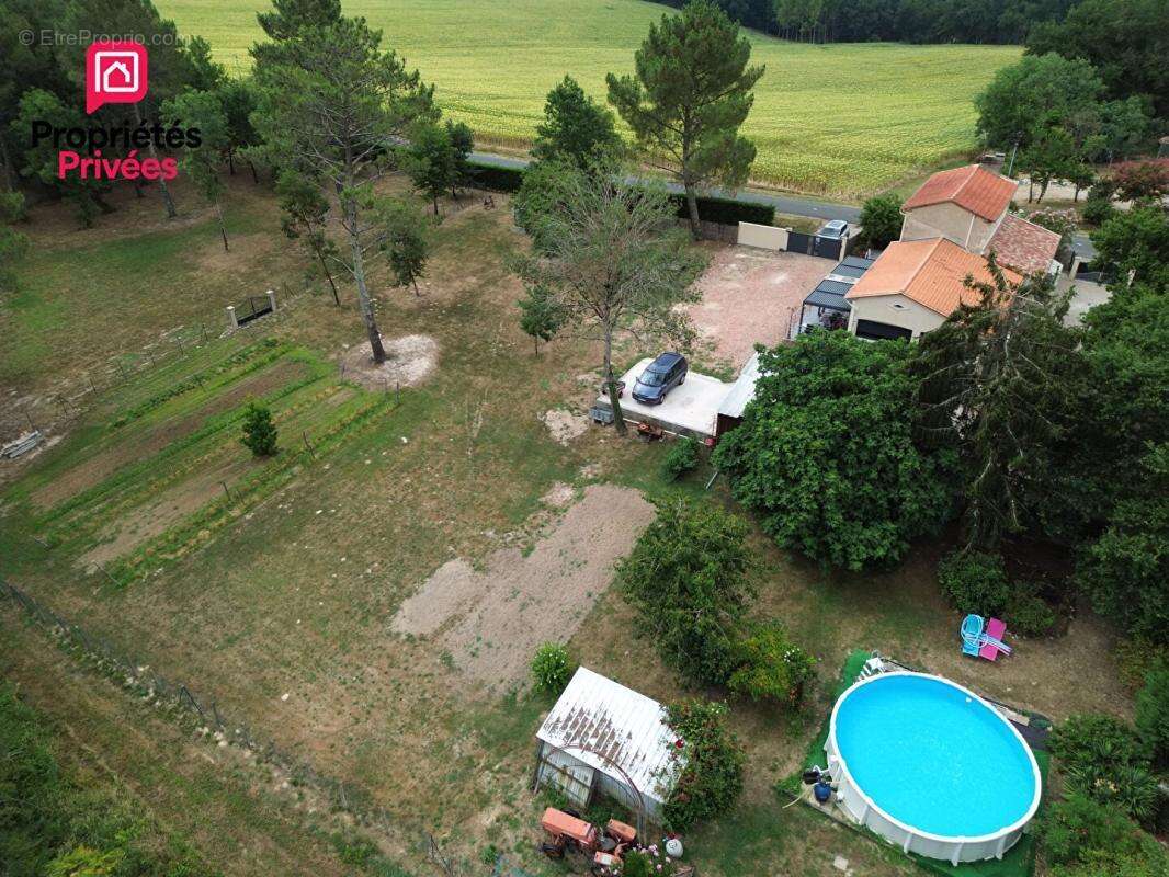 Maison en pierre rénovée de 142 m² sur plus de 7 300 m² - photo 16