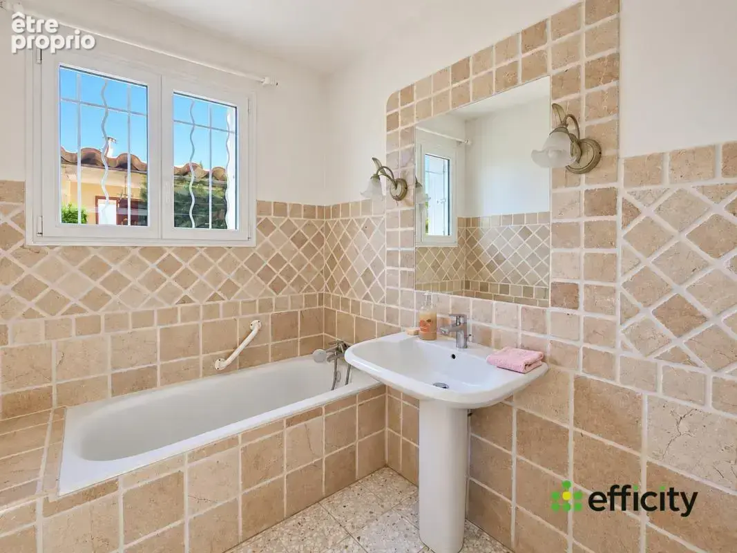 Maison 4 pièces 93 m² à vendre à Montfort (04600) - photo 9