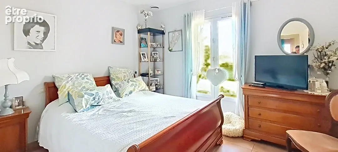 Splendide villa de 140m² avec double garages/piscine/ vue dégagée sur 1161m² de terrain - photo 9