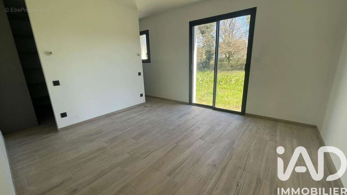 Maison 147 m² à Lunas  - photo 6