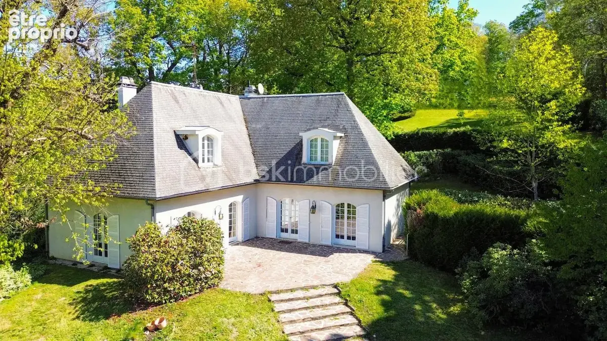 Maison familiale 5 ch av sous-sol, jardin clos arboré et parking - photo 9