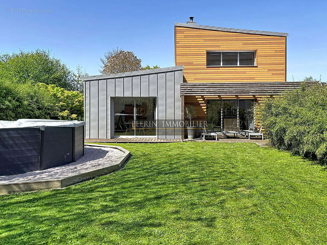 Maison à PLOEUC-SUR-LIE