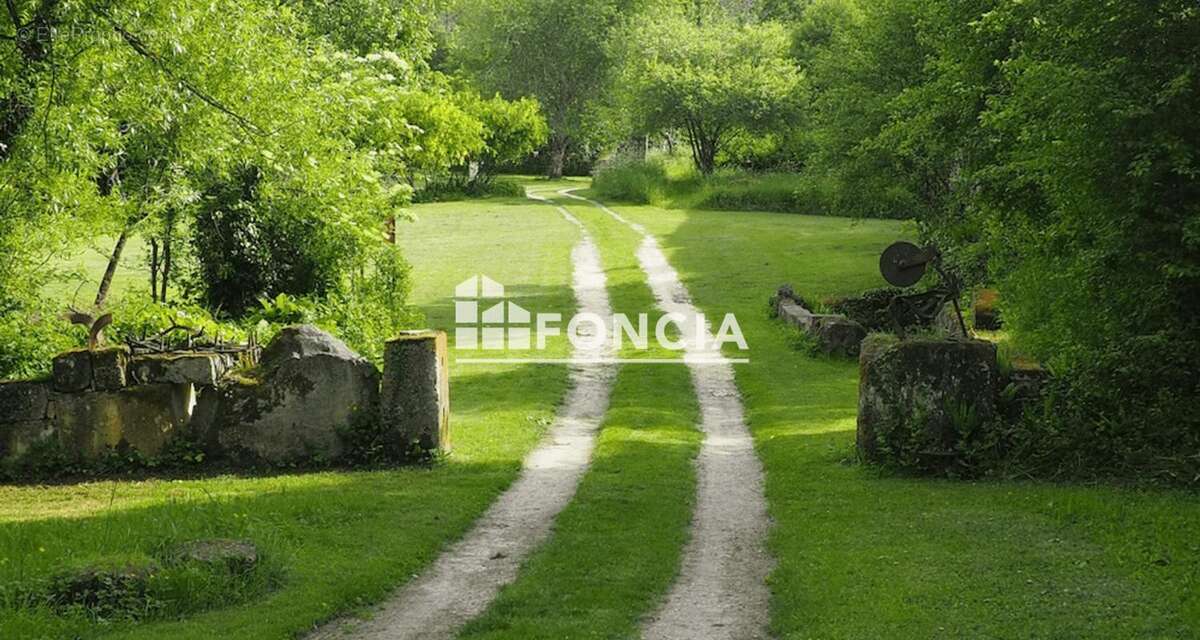 Hameau à vendre à 1 940 000 euros - photo 4