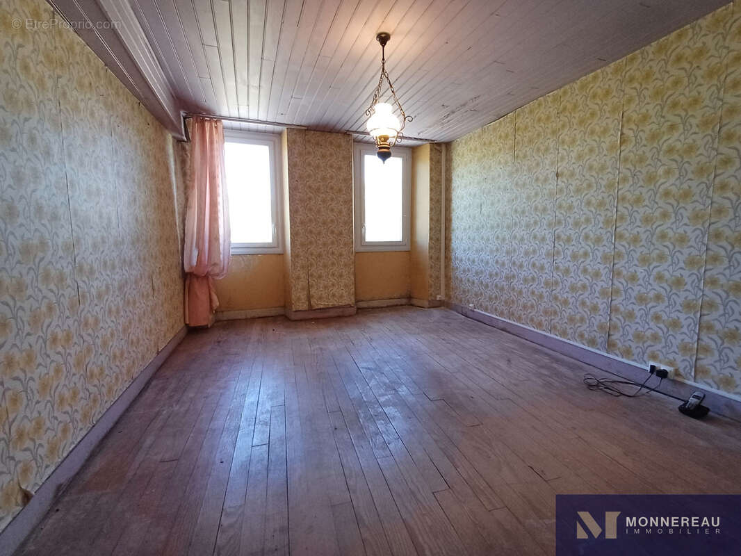 Maison à BAIGNES-SAINTE-RADEGONDE