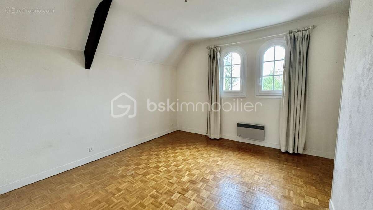 Maison à VILLIERS-SUR-ORGE