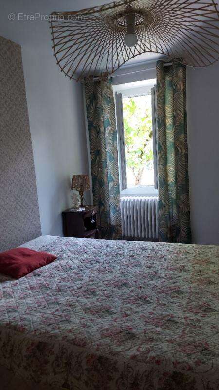 Rare ...Charmante Maison pierre Saint-Estèphe 5 pièce(s) 109 m2 excellent état - photo 9