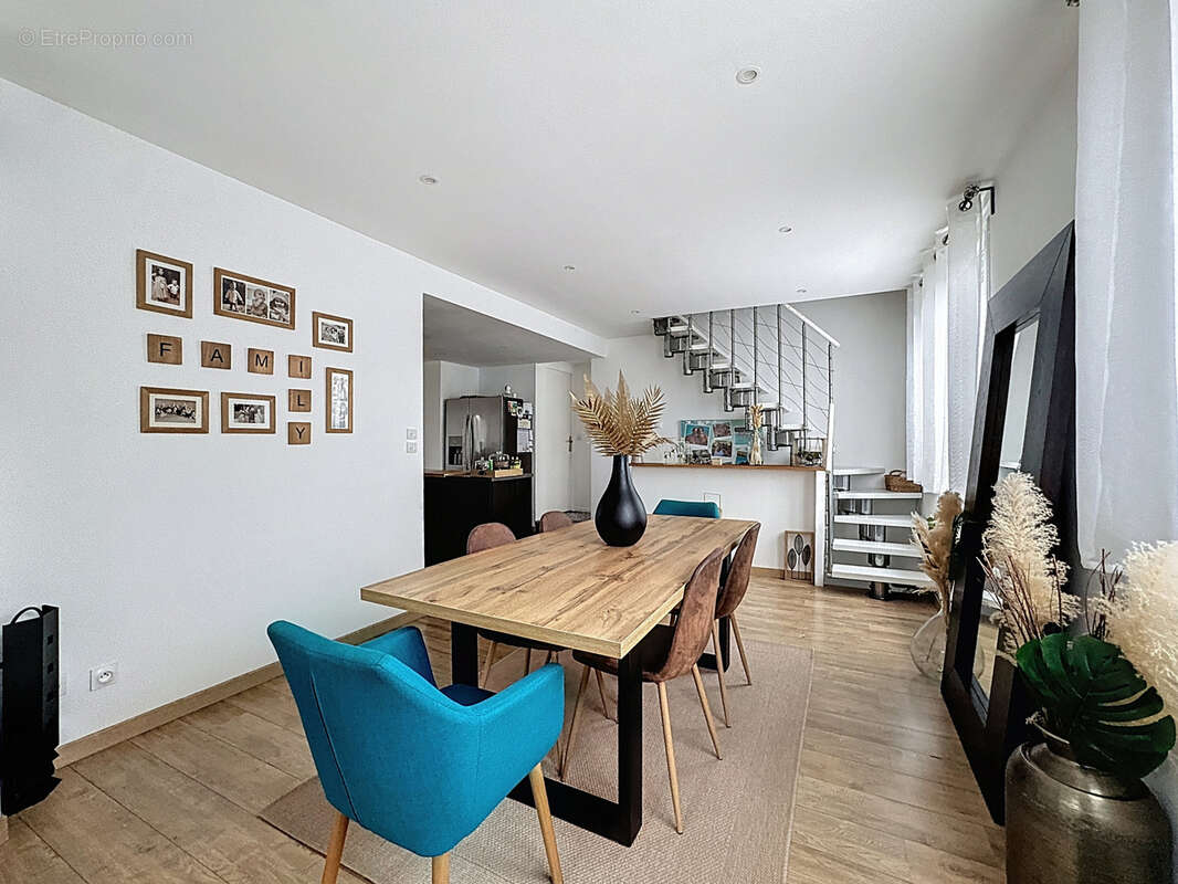 Maison à PARAY-VIEILLE-POSTE