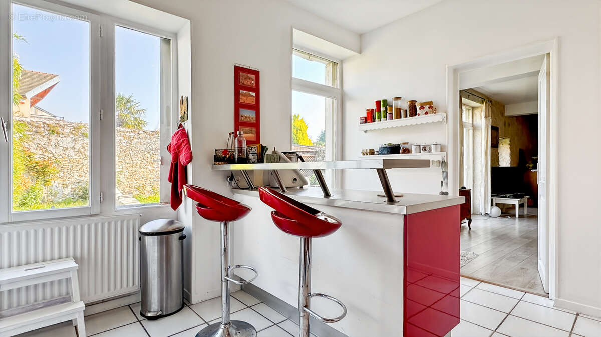 Maison à SAINT-NOM-LA-BRETECHE