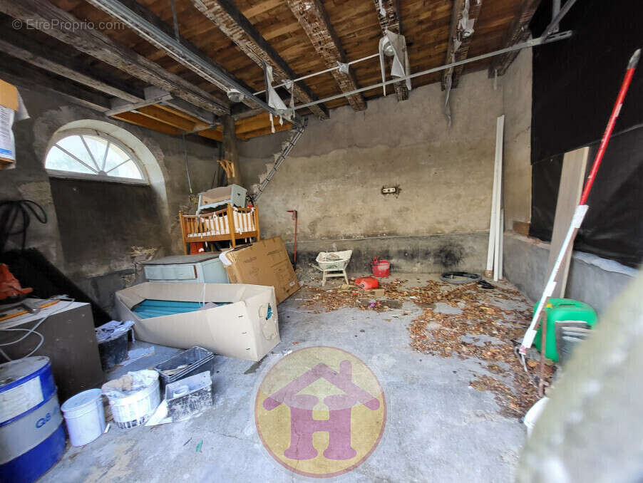 Commerce à SAINT-JUNIEN