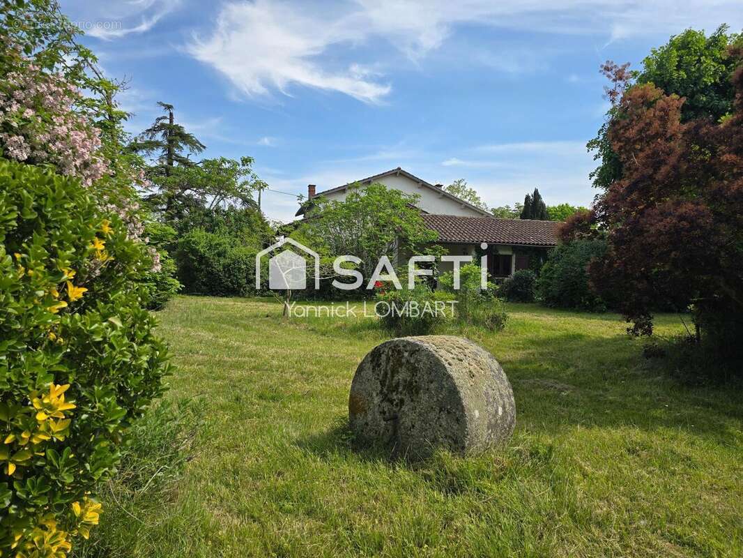 Photo 2 - Maison à SAINT-SULPICE