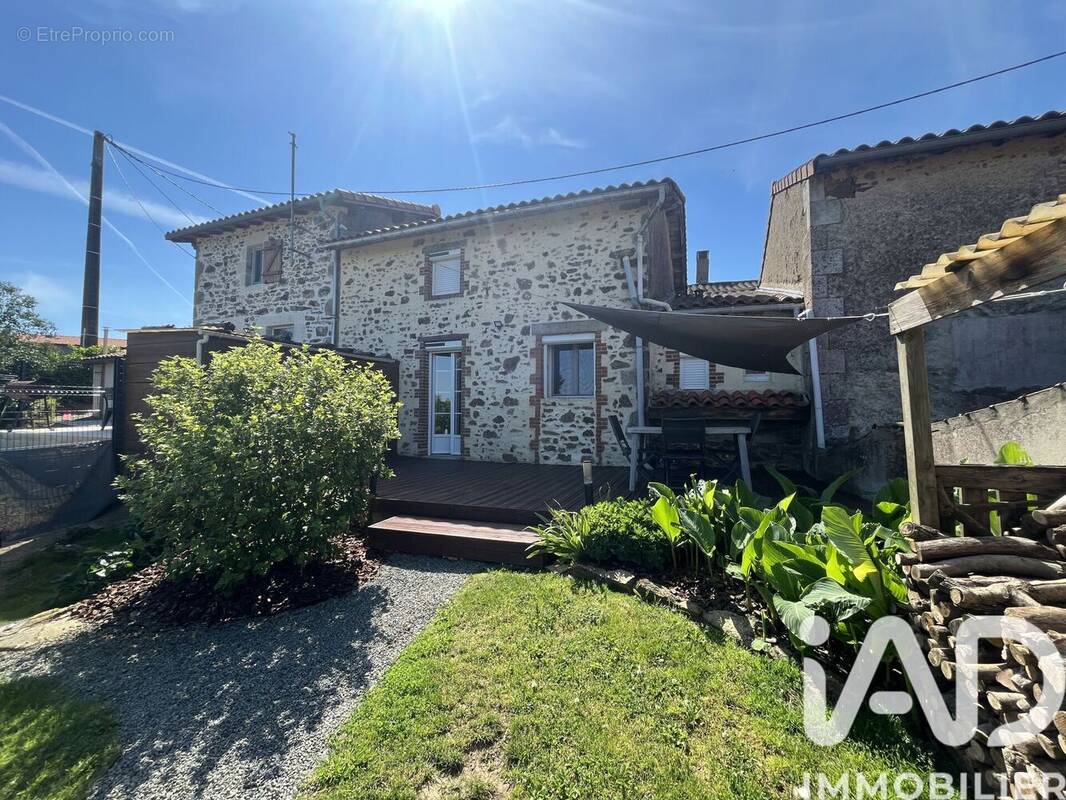 Photo 1 - Maison à MENOMBLET