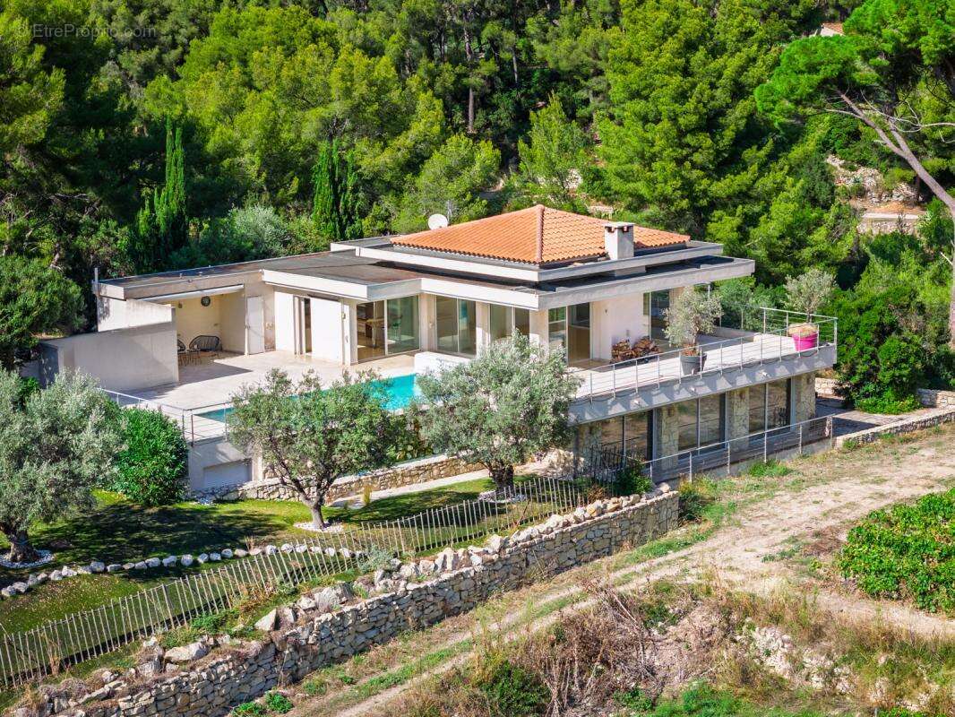 Maison 245 m² à Cassis  - photo 2
