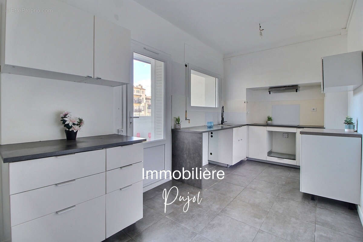 Appartement à MARSEILLE-8E