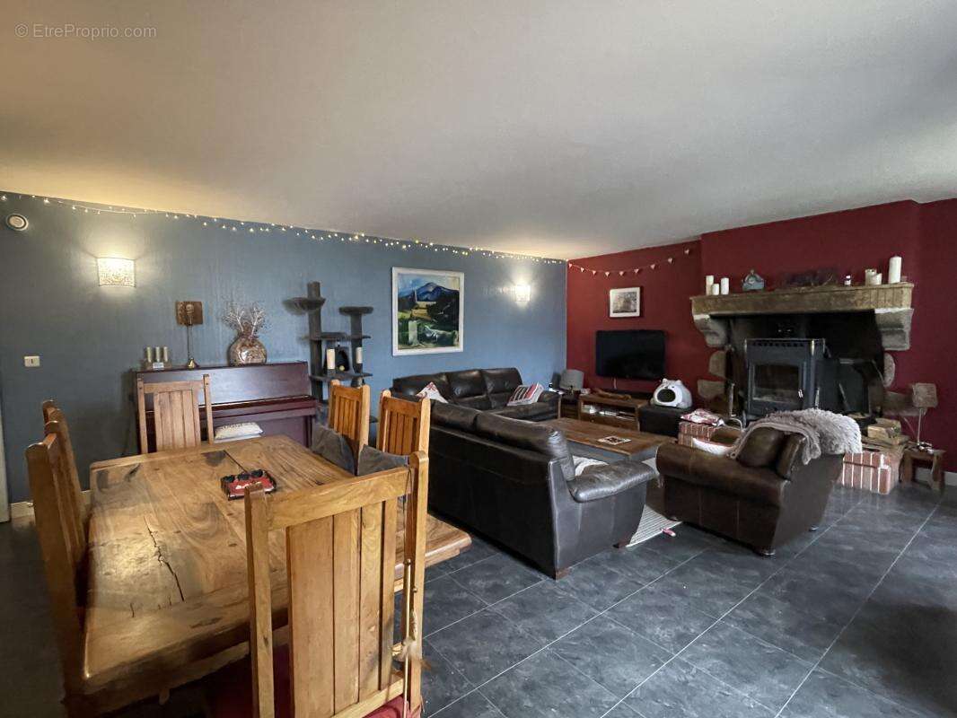 Maison à AVAILLES-LIMOUZINE