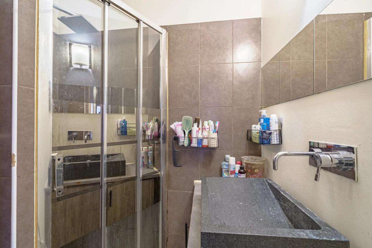 Appartement à MARSEILLE-2E