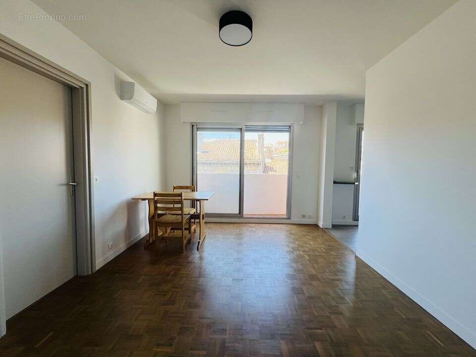 Appartement à MARSEILLE-4E