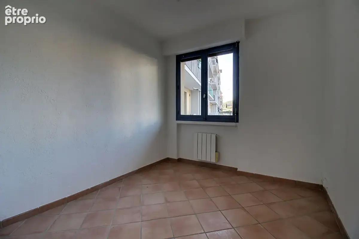 À VENDRE EN EXCLUSIVITÉ ! DRAGUIGNAN Appartement T4 de 84 m² en rez-de-chaussée - photo 10