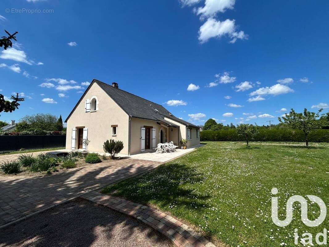 Photo 1 - Maison à SARRIGNE