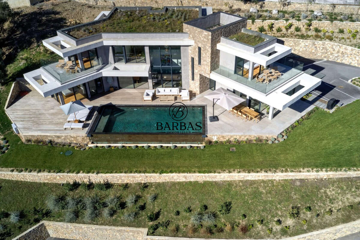 Maison 445 m² à Vence  - photo 2