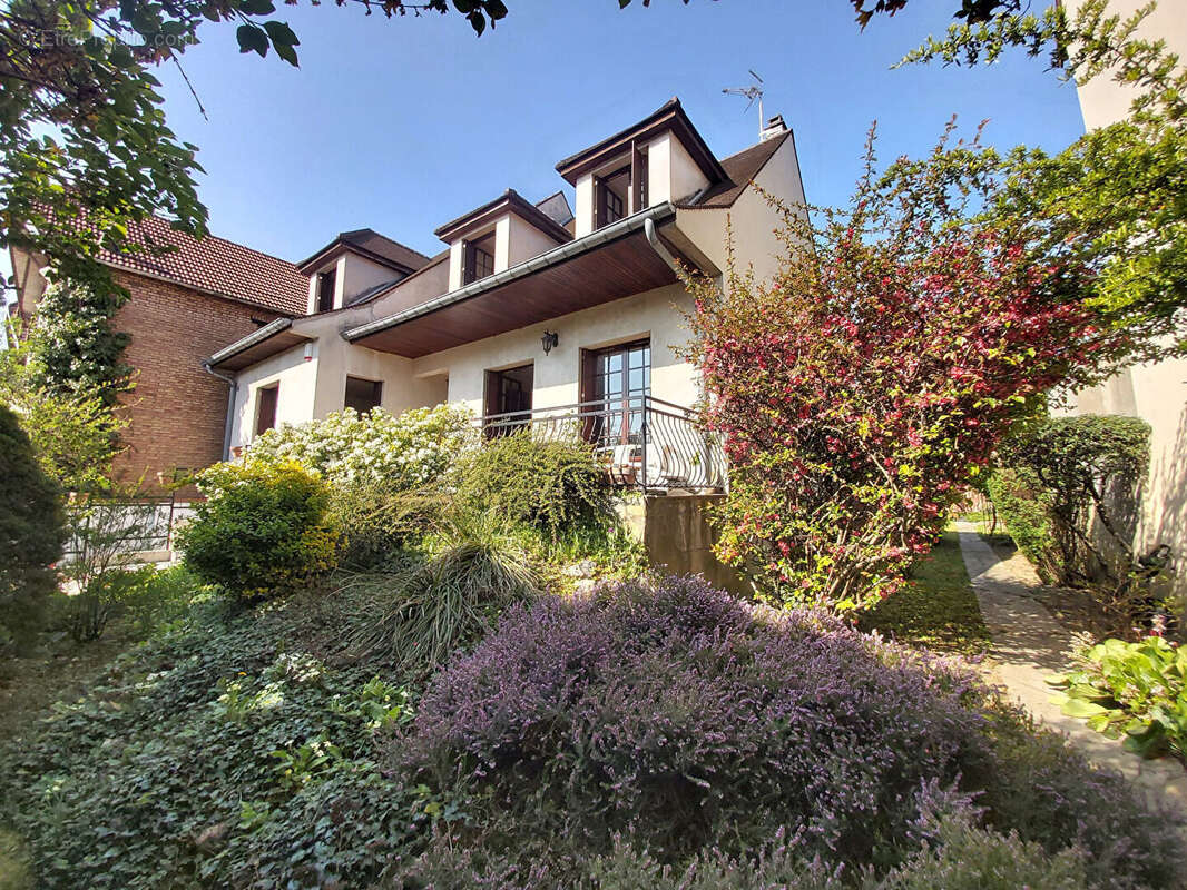 Maison à LE RAINCY