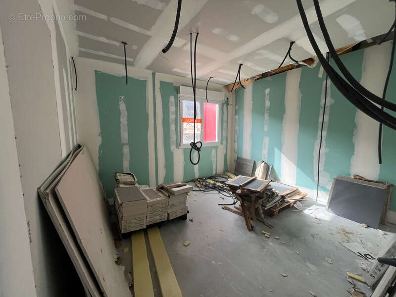 Commerce à MAXILLY-SUR-LEMAN